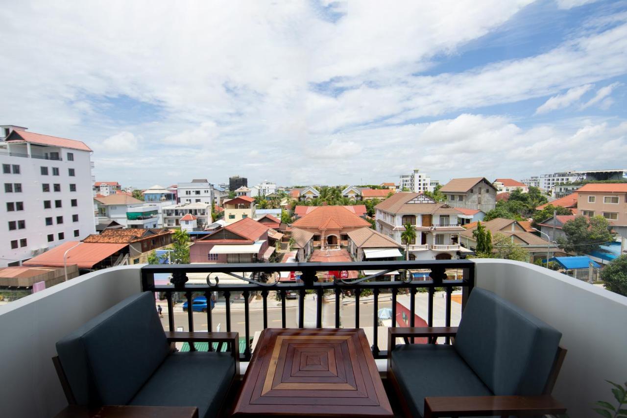 King Suite Balcony,1518815770:JPEG